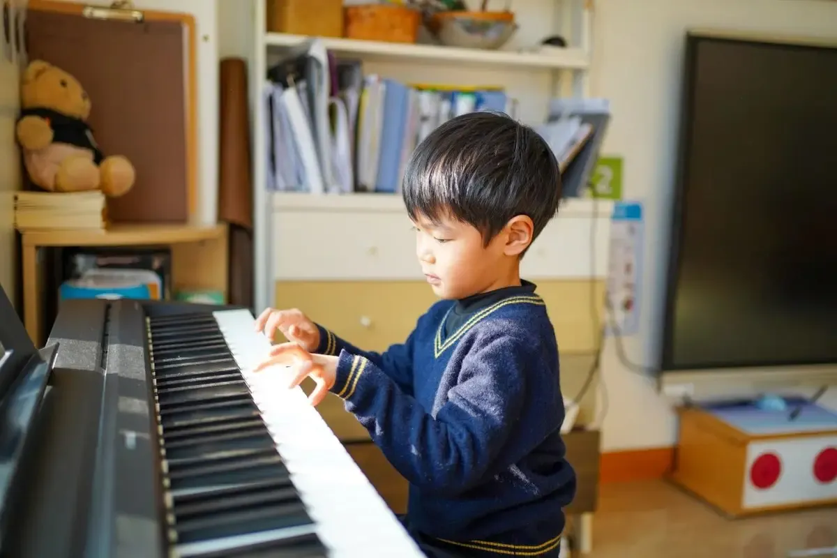 在惠立幼儿园，我们如何学习音乐？